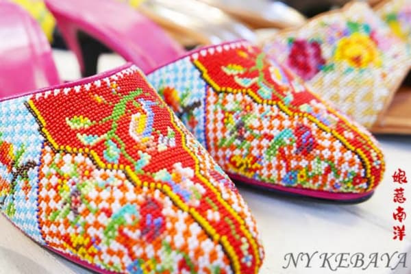 nyonya kebaya and batik experience 